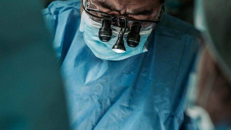 آیا جراحی واریکوسل خطرناک است؟ 8 ویژگی بهترین دکتر واریکوسل در تهران